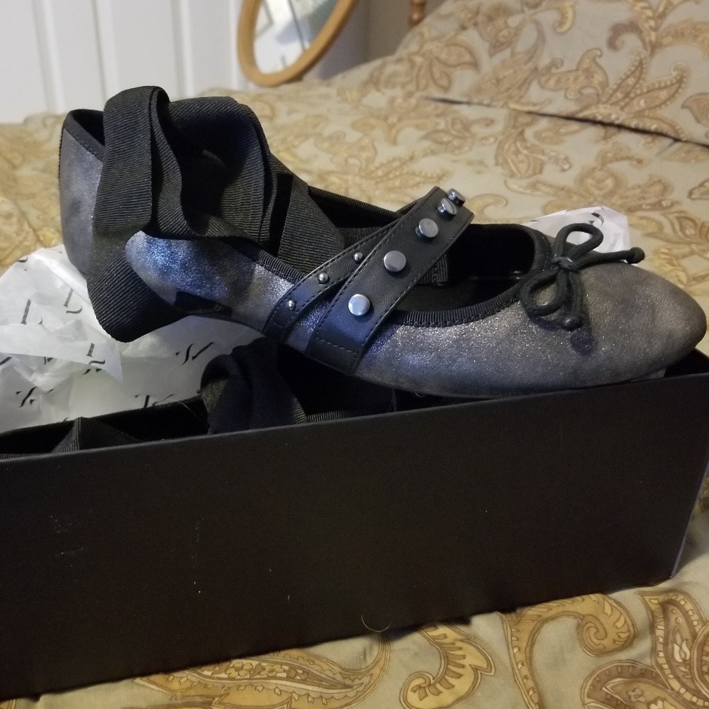 Nib vera wang lace up ballet flats comfort insole